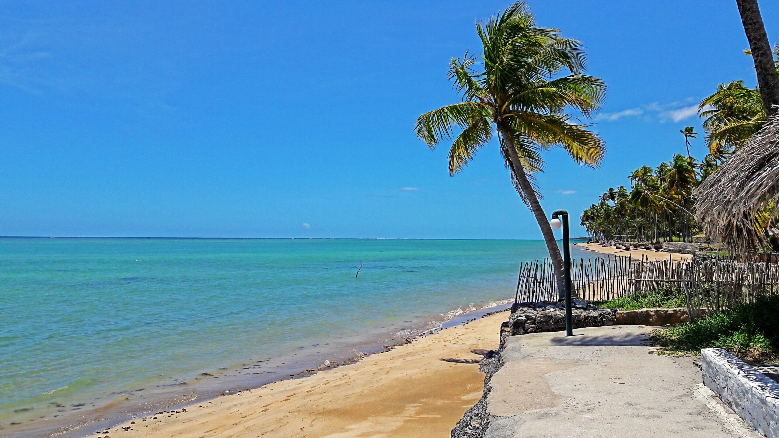 No momento, você está visualizando Praia do Patacho – Piscinas Naturais